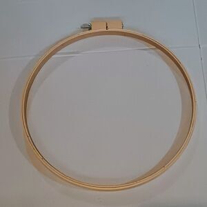 Dritz Round Wooden 18 inch Quilting Hoop-3352-Embroidery-Finishing-Wingnut-NEW